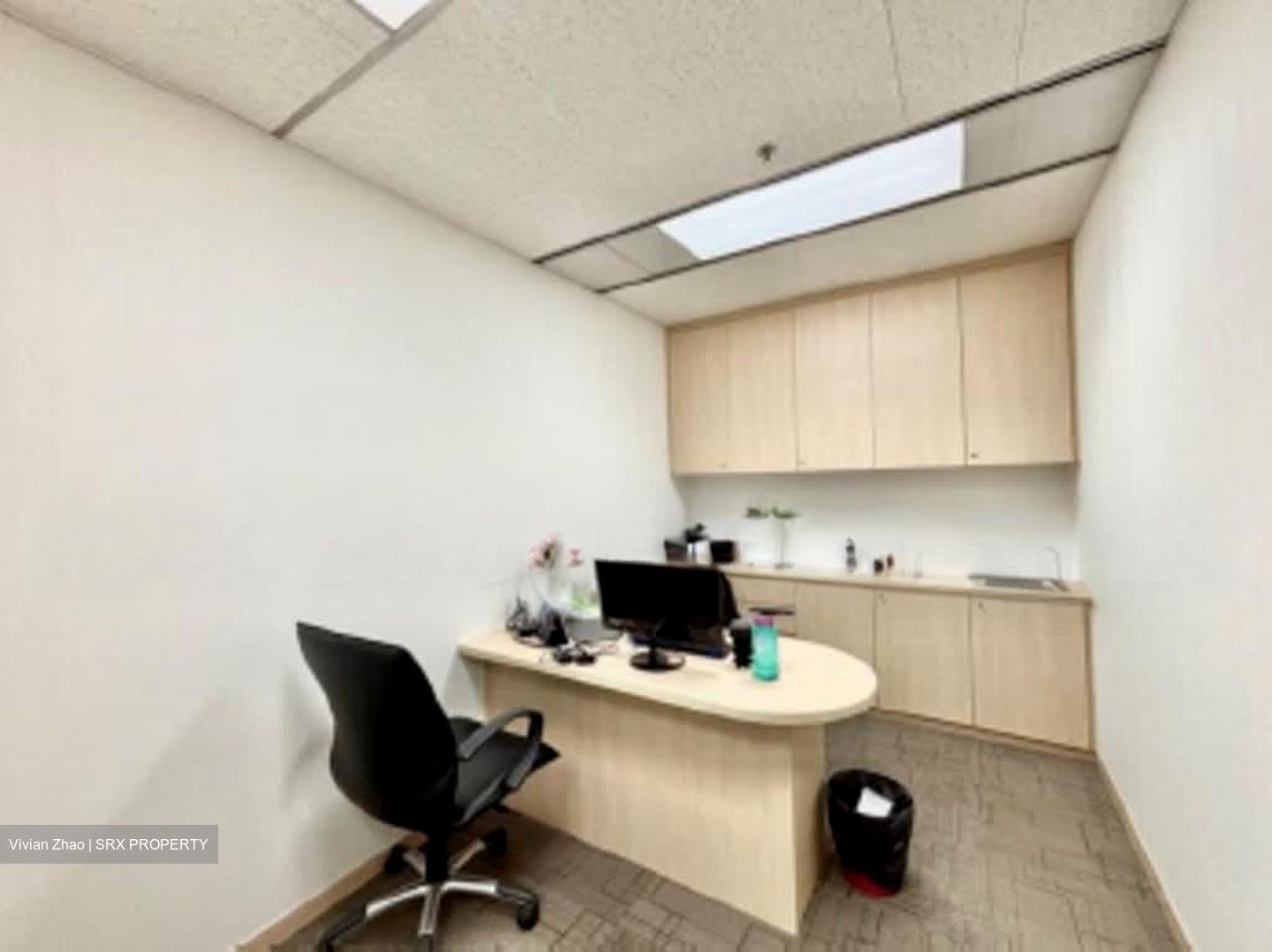 United Square (D11), Office #598611951